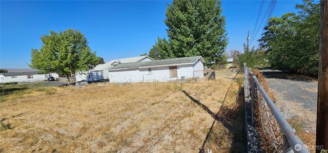 69 Adrian Avenue NW, Soap Lake, WA 98851