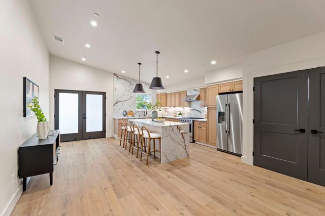 1271 Fernside Street, Redwood City, CA 94061