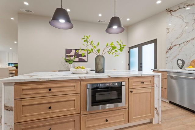 1271 Fernside Street, Redwood City, CA 94061
