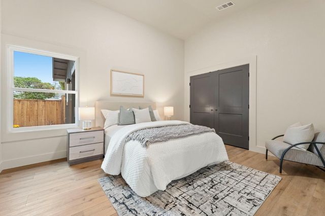 1271 Fernside Street, Redwood City, CA 94061