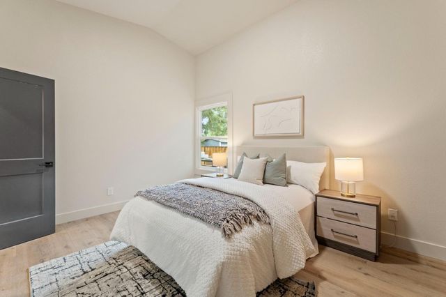 1271 Fernside Street, Redwood City, CA 94061