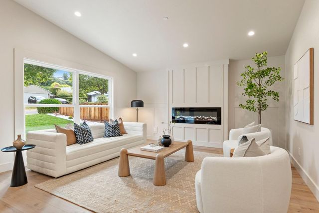 1271 Fernside Street, Redwood City, CA 94061