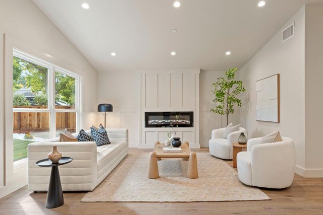 1271 Fernside Street, Redwood City, CA 94061