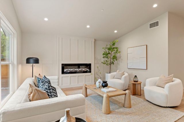 1271 Fernside Street, Redwood City, CA 94061