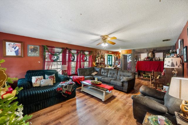 856 County Road 3048d, Corsicana, TX 75109