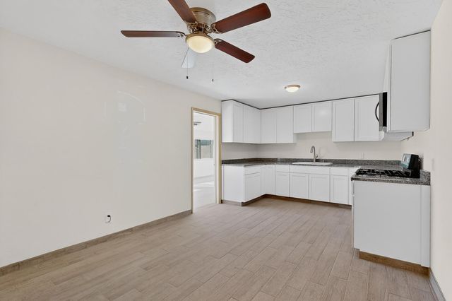 3926 Barcelona Road SW, Albuquerque, NM 87121