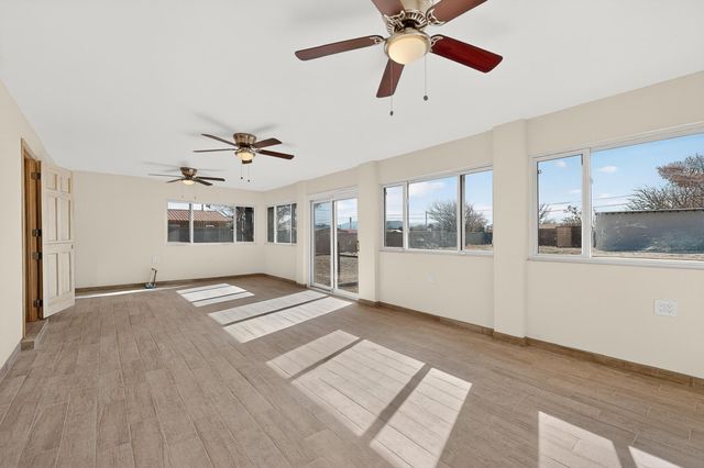 3926 Barcelona Road SW, Albuquerque, NM 87121