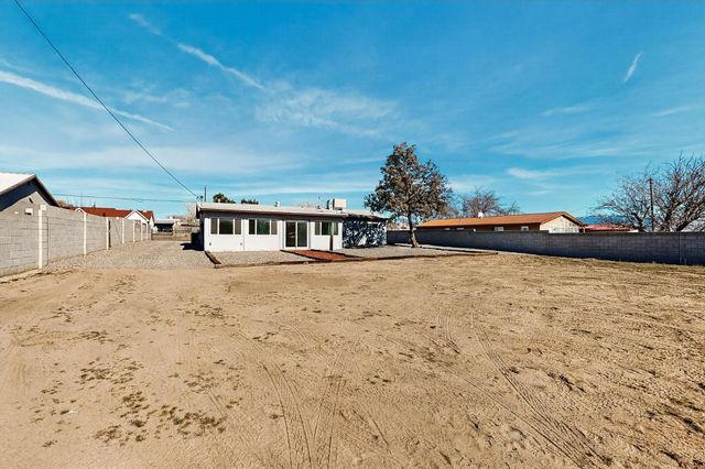 3926 Barcelona Road SW, Albuquerque, NM 87121
