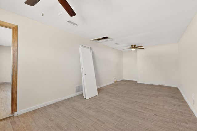 3926 Barcelona Road SW, Albuquerque, NM 87121