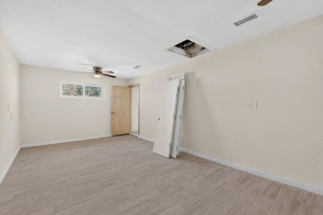 3926 Barcelona Road SW, Albuquerque, NM 87121