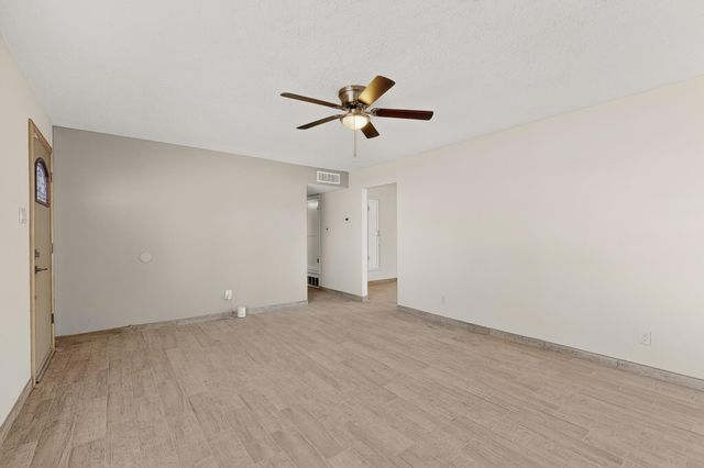 3926 Barcelona Road SW, Albuquerque, NM 87121