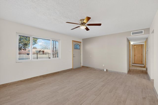 3926 Barcelona Road SW, Albuquerque, NM 87121