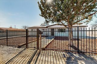 3926 Barcelona Road SW, Albuquerque, NM 87121
