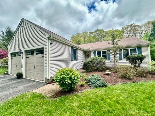 112 Smith St, Attleboro, MA 02703