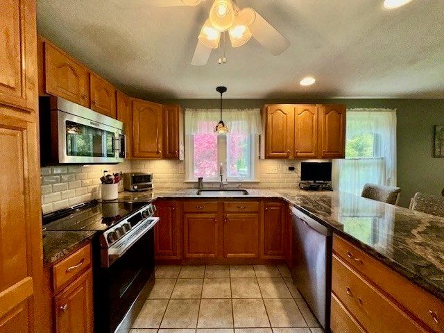 112 Smith St, Attleboro, MA 02703