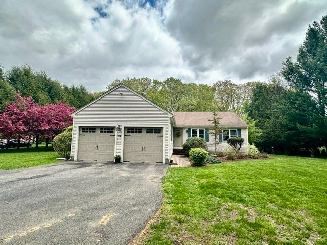 112 Smith St, Attleboro, MA 02703