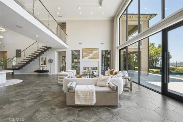 109 Dry Creek, Irvine, CA 92602
