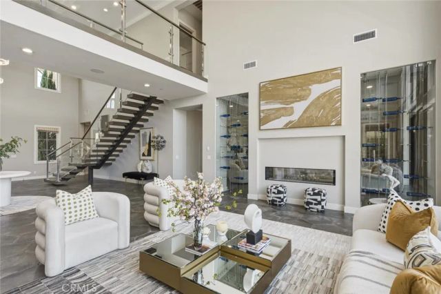109 Dry Creek, Irvine, CA 92602