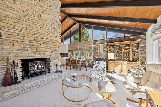 N2337 W Main ROAD, Lake Geneva, WI 53147