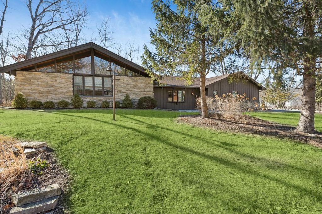 N2337 W Main ROAD, Lake Geneva, WI 53147