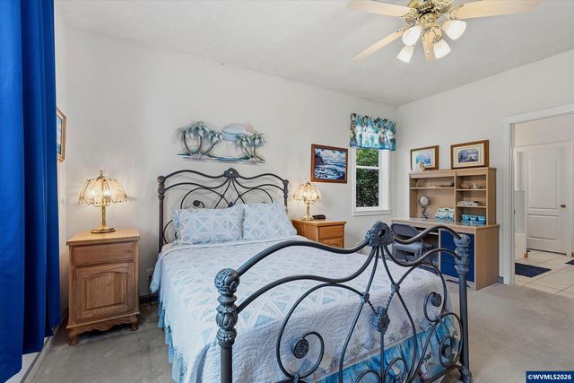350 Bella Beach Dr, Depoe Bay, OR 97341