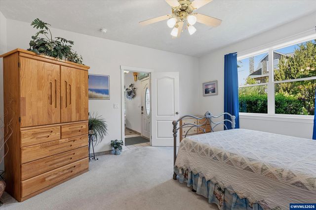 350 Bella Beach Dr, Depoe Bay, OR 97341