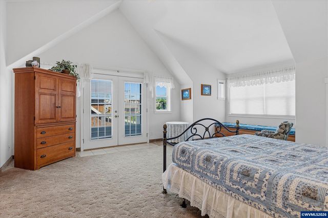350 Bella Beach Dr, Depoe Bay, OR 97341