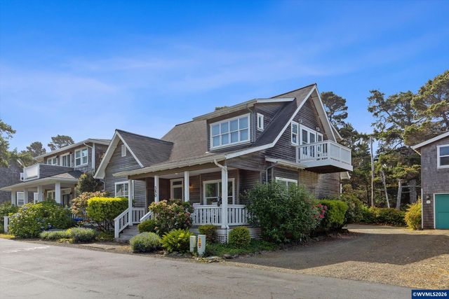 350 Bella Beach Dr, Depoe Bay, OR 97341