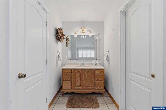 350 Bella Beach Dr, Depoe Bay, OR 97341