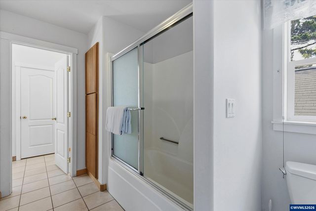 350 Bella Beach Dr, Depoe Bay, OR 97341