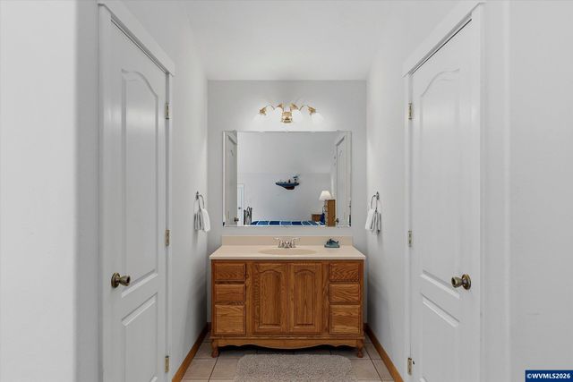 350 Bella Beach Dr, Depoe Bay, OR 97341