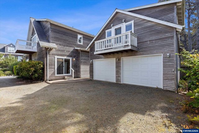 350 Bella Beach Dr, Depoe Bay, OR 97341