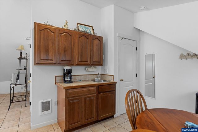 350 Bella Beach Dr, Depoe Bay, OR 97341