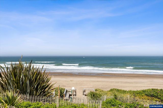 350 Bella Beach Dr, Depoe Bay, OR 97341