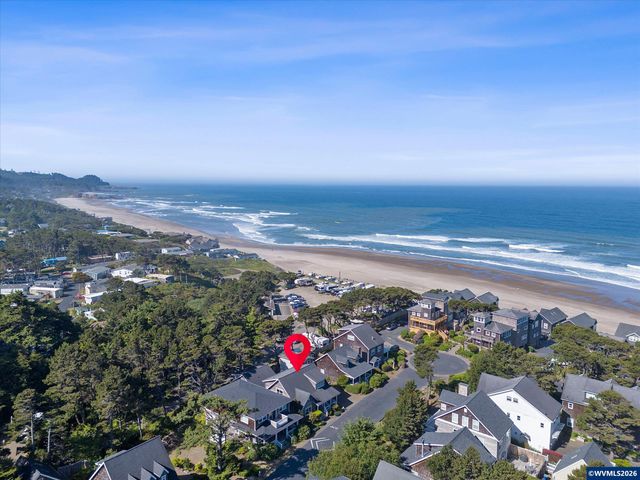 350 Bella Beach Dr, Depoe Bay, OR 97341