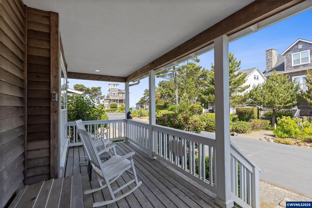 350 Bella Beach Dr, Depoe Bay, OR 97341