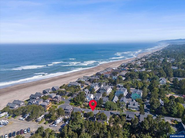 350 Bella Beach Dr, Depoe Bay, OR 97341