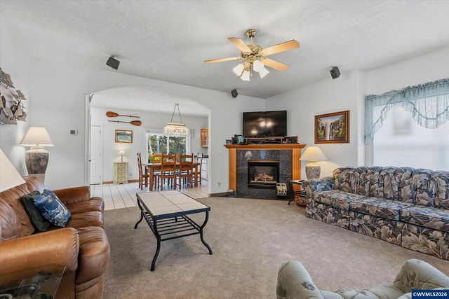 350 Bella Beach Dr, Depoe Bay, OR 97341