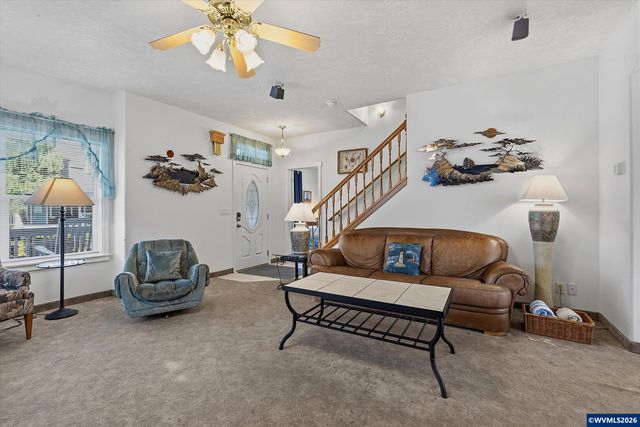 350 Bella Beach Dr, Depoe Bay, OR 97341