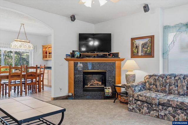 350 Bella Beach Dr, Depoe Bay, OR 97341