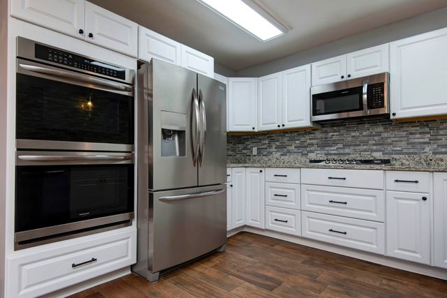 8965 E Division Street, Strafford, MO 65757