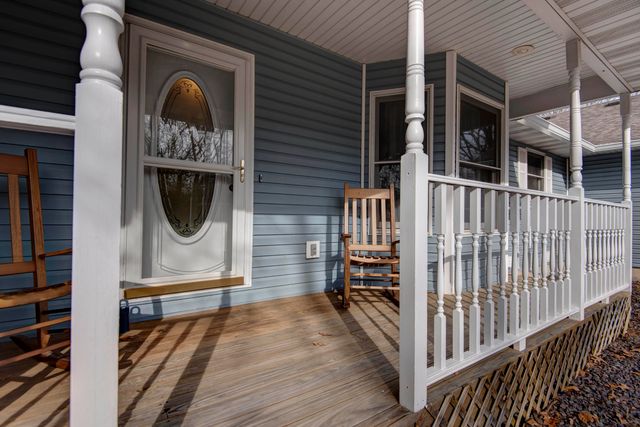 8965 E Division Street, Strafford, MO 65757