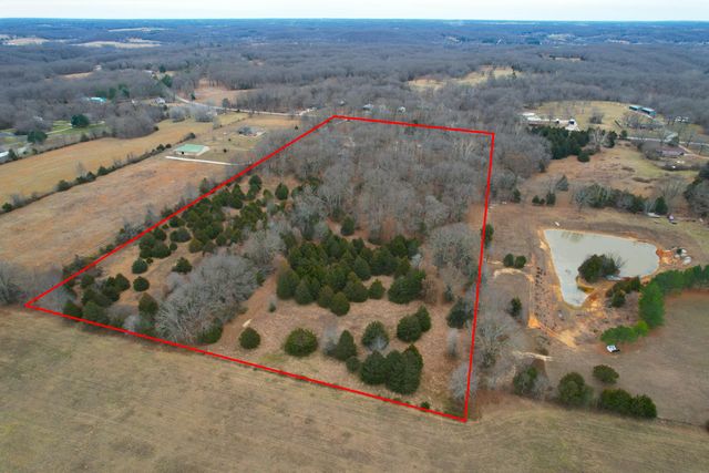 8965 E Division Street, Strafford, MO 65757