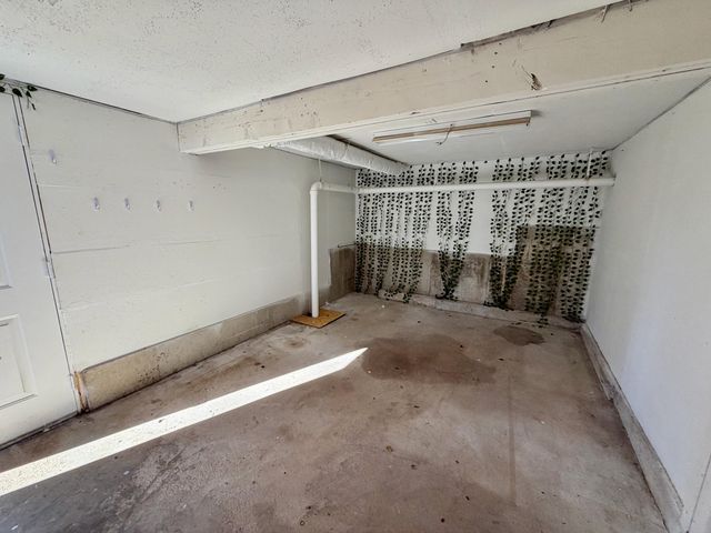 8965 E Division Street, Strafford, MO 65757