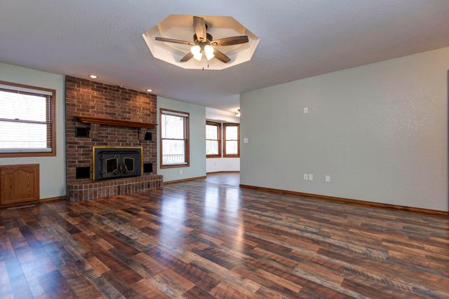 8965 E Division Street, Strafford, MO 65757