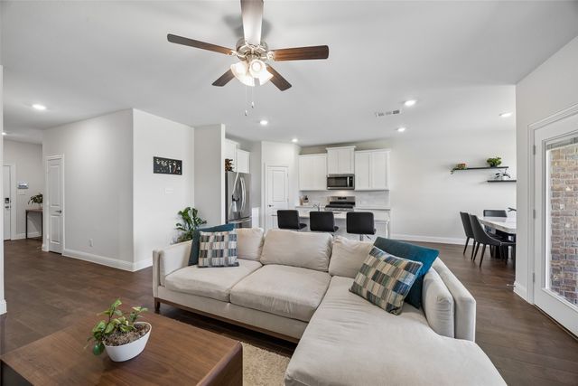 11233 Gold Pan Trail, Aubrey, TX 76227