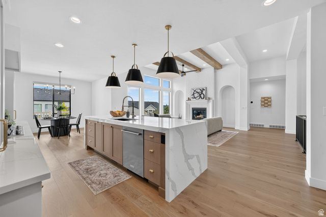 7927 S HIGH PLAINS CT, West Jordan, UT 84081