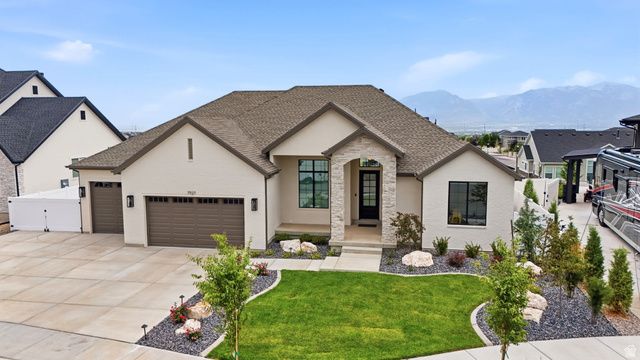 7927 S HIGH PLAINS CT, West Jordan, UT 84081