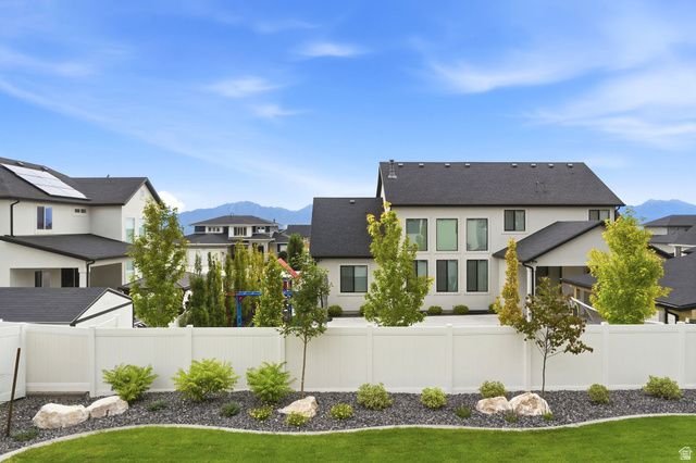 7927 S HIGH PLAINS CT, West Jordan, UT 84081