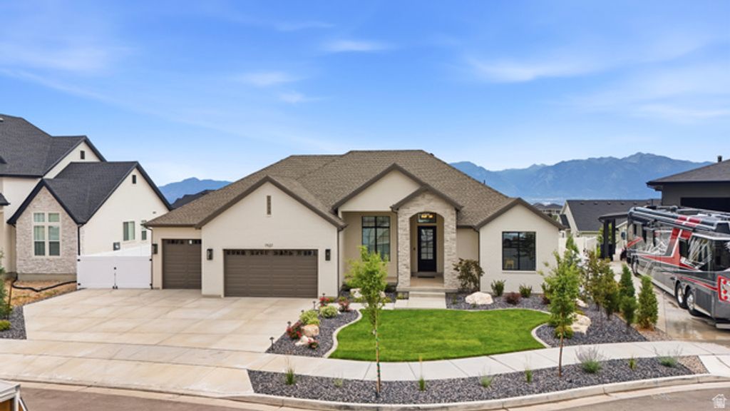 7927 S HIGH PLAINS CT, West Jordan, UT 84081